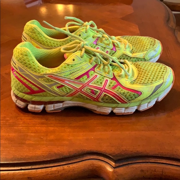 asics running shoes size 8